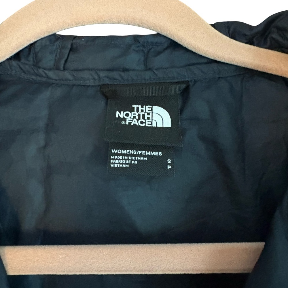 The North Face Navy Blue Puffer Jacket - Picture 2 of 3